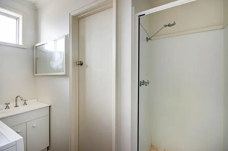 Sixth view of Homely unit listing, 5/1 Kinnordy Court, Hamlyn Heights VIC 3215
