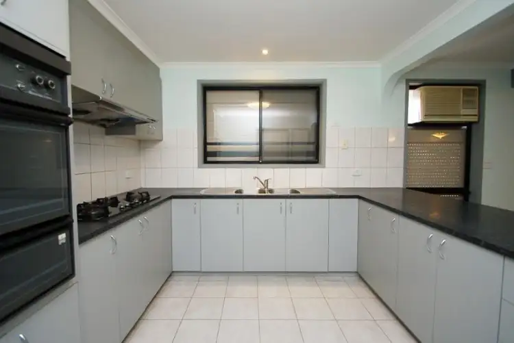 Seventh view of Homely house listing, 32 Bicentennial Crescent, Meadow Heights VIC 3048