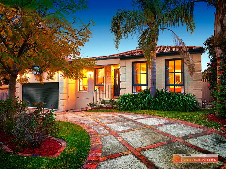 8 Lakewood Drive, Knoxfield VIC 3180