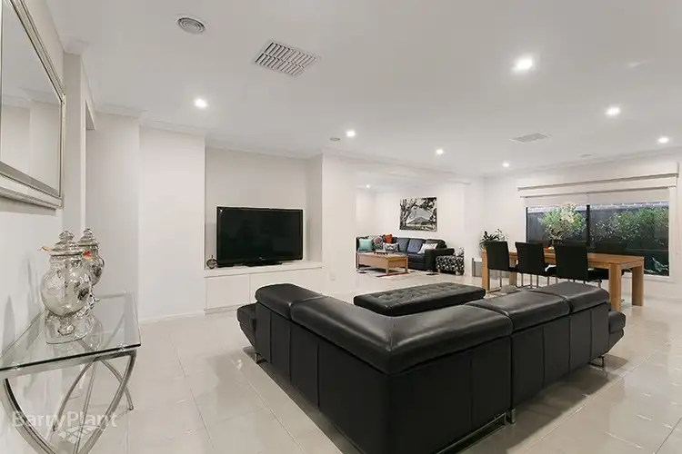 Fourth view of Homely house listing, 7 Willard Court, Berwick VIC 3806