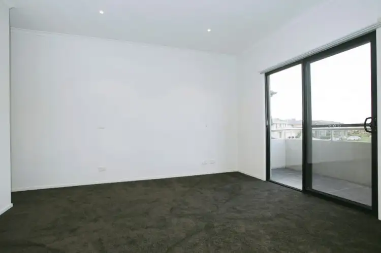 Fifth view of Homely house listing, 7 Parkhart Circle, Sandhurst VIC 3977