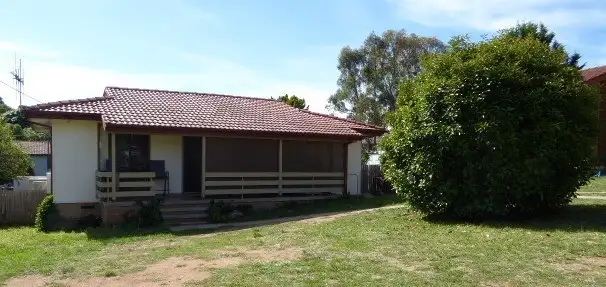 10 Caoura Crescent, Goulburn NSW 2580