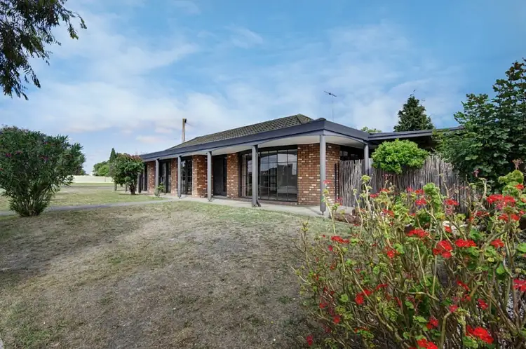 10 Woodfern Court, Highton VIC 3216