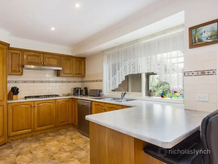 Fifth view of Homely house listing, 11 Courageous Court, Frankston VIC 3199