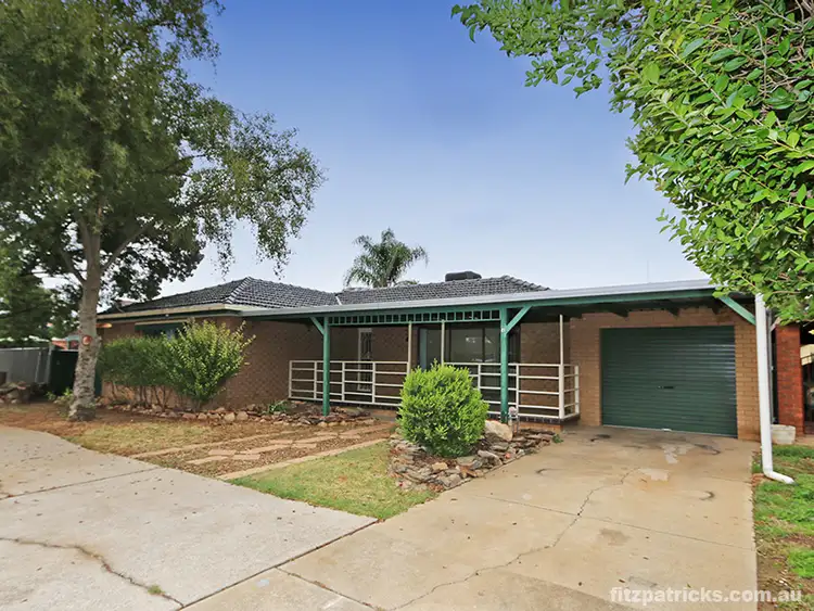 4 Gregory Crescent, Lake Albert NSW 2650