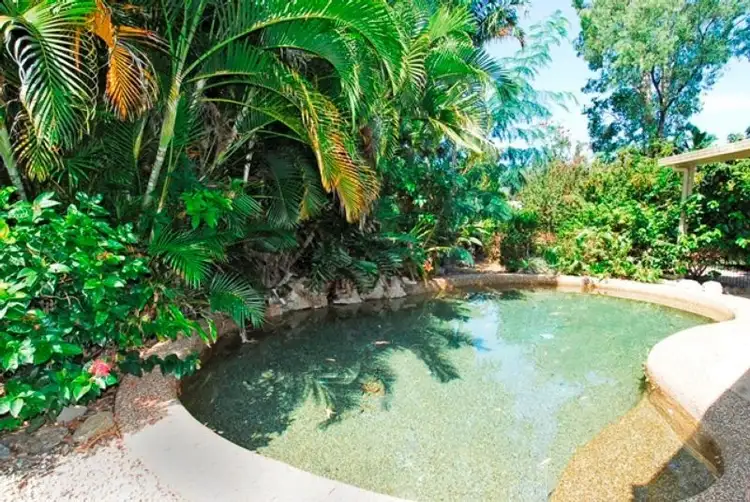 4 Bligh Close, Clifton Beach QLD 4879