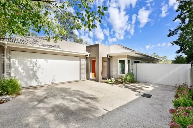 2/35 Batman Road, Eltham VIC 3095
