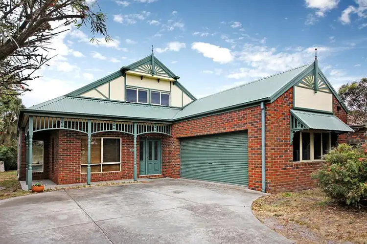 2 Melton Avenue, Carnegie VIC 3163