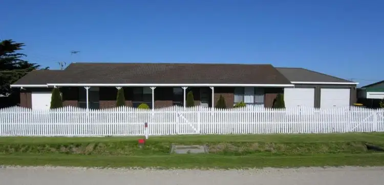 83 Main Road, Seaspray VIC 3851
