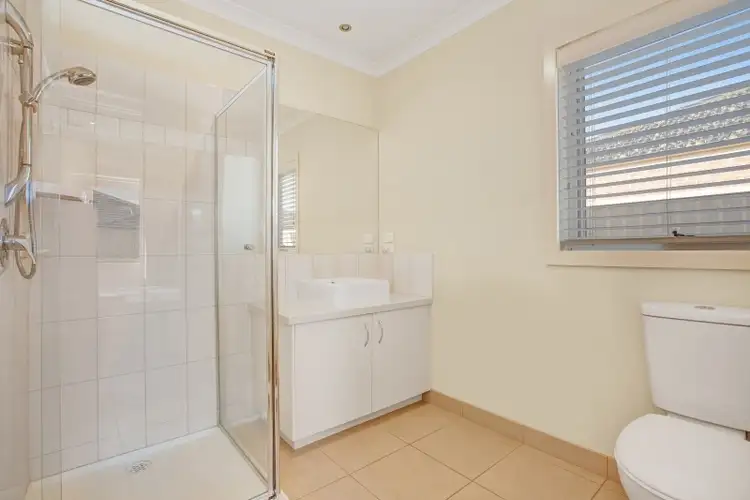 Fifth view of Homely house listing, 2 Brighton Court, Wendouree VIC 3355