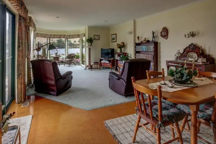 Fourth view of Homely house listing, 1/6 Dunvegan Court, Warrnambool VIC 3280