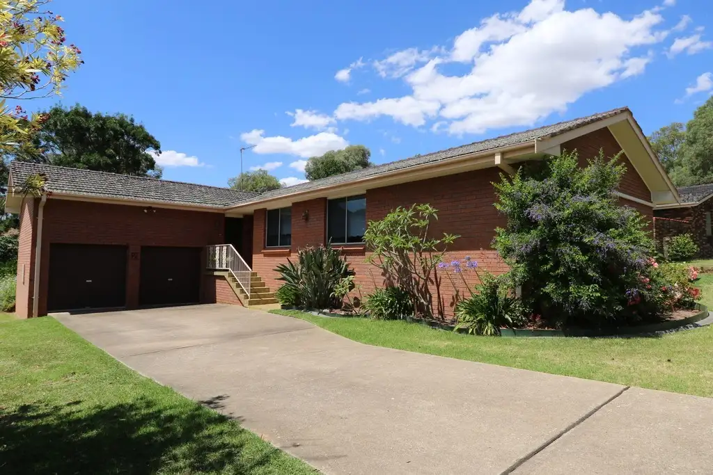 Main view of Homely house listing, 2 Yarrawonga Crescent, Cowra NSW 2794