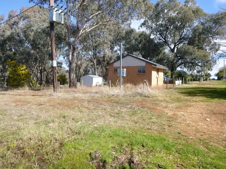 4 Parkes Street, Woodstock NSW 2793