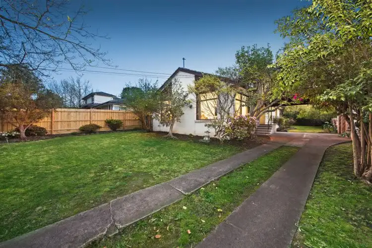 2 Bronhill Road, Ringwood East VIC 3135