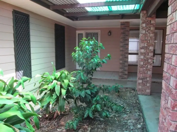 8 Gilbert Place, Emerald QLD 4720