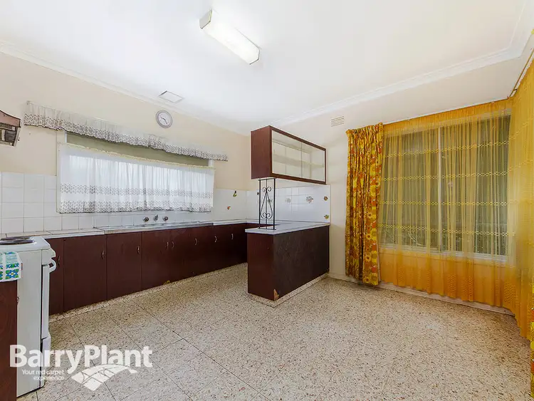Fifth view of Homely house listing, 9 Craigielea Avenue, St Albans VIC 3021