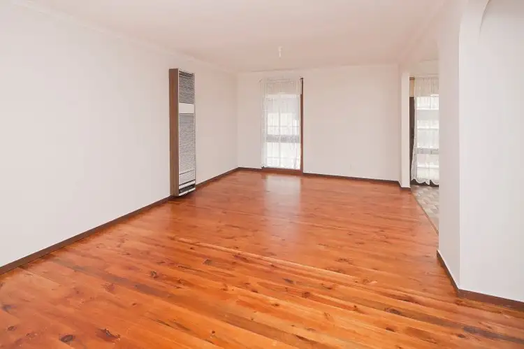 Fifth view of Homely unit listing, 4/22 Canberra Avenue, Dandenong VIC 3175