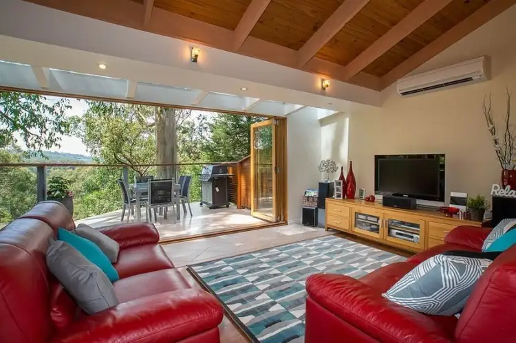 11 Bennett Avenue, Belgrave VIC 3160