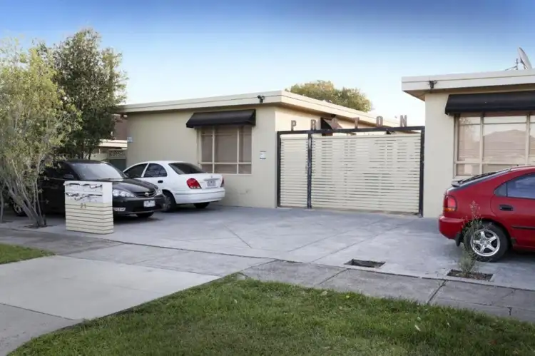 Second view of Homely unit listing, 2/21 Perth Avenue (Albion), Sunshine VIC 3020