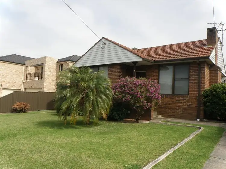 2 Barrow Street, Revesby NSW 2212