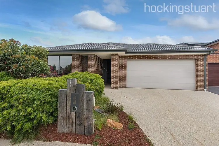 7 Faringdon Crescent, Cranbourne North VIC 3977