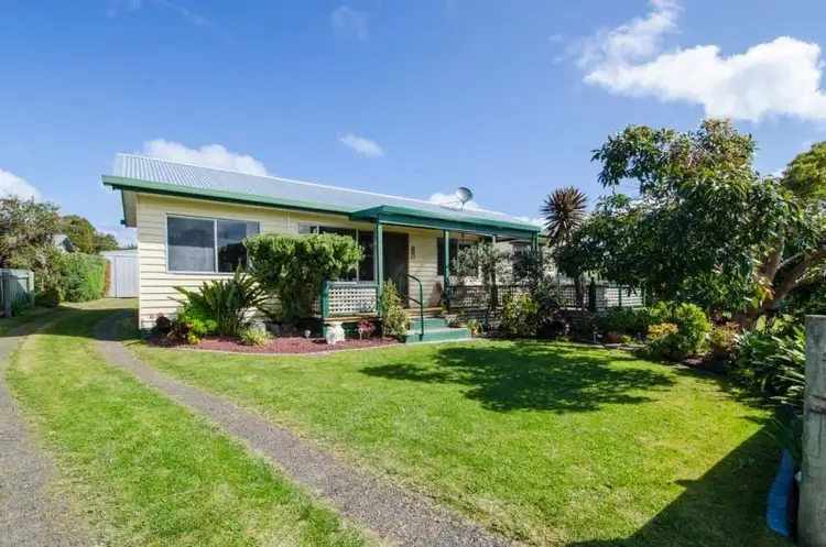 Second view of Homely house listing, 11 Stonehaven Avenue, Nelson VIC 3292