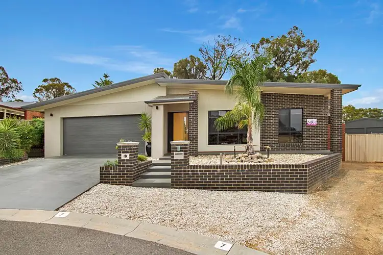 7 Alfreda Place, Golden Square VIC 3555