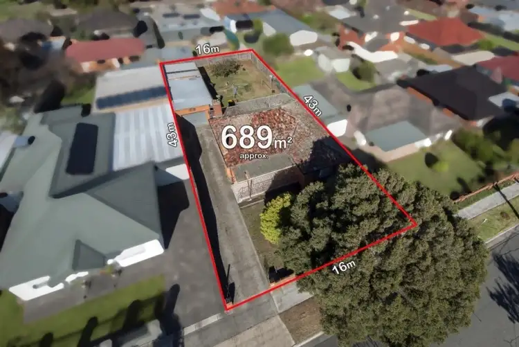 Second view of Homely house listing, 33 Poplar Street, Thomastown VIC 3074