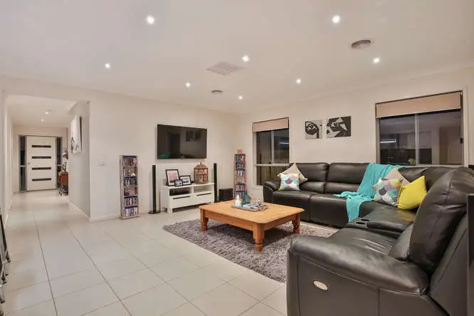 Second view of Homely house listing, 4 Spitfire Court, Mildura VIC 3500