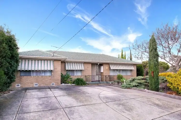 2 Spruce Court, Gladstone Park VIC 3043