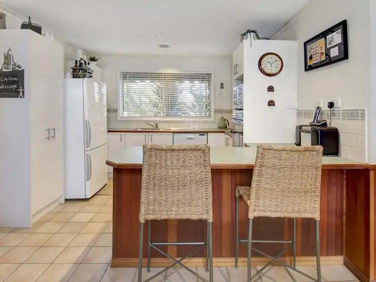 Fifth view of Homely unit listing, 10 Hilltop Mews, Frankston VIC 3199