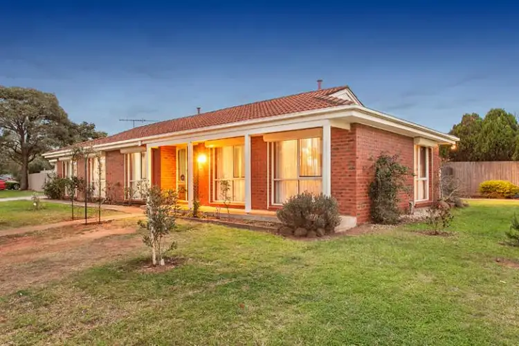 9 Hilton Way, Melton West VIC 3337