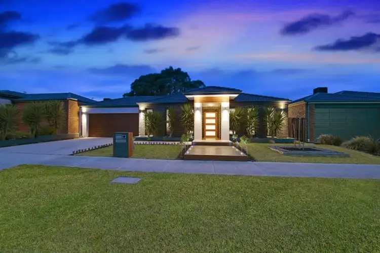13 Gillow Grove, Doreen VIC 3754