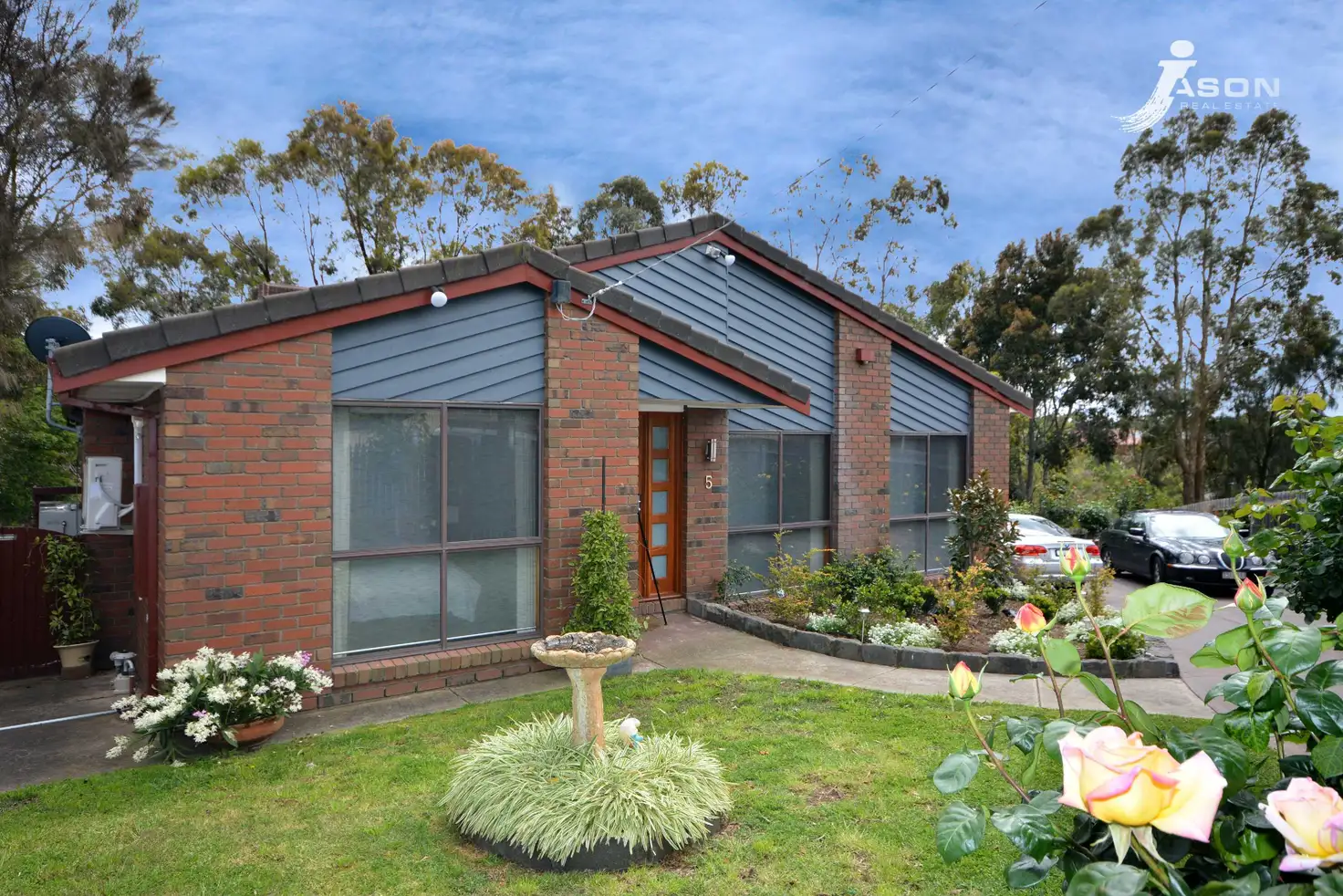 Main view of Homely house listing, 5 Hove Place, Craigieburn VIC 3064
