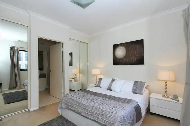 13/2 Stockton Bend, Cockburn Central WA 6164