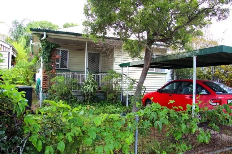 131 Palm Avenue, Shorncliffe QLD 4017