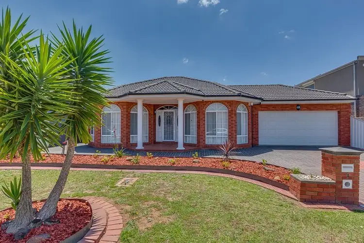 3 Shearwater Court, Taylors Hill VIC 3037