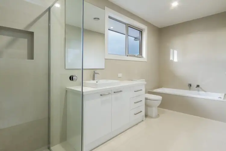 Fifth view of Homely house listing, 2/7 Vasey Avenue, Mount Waverley VIC 3149