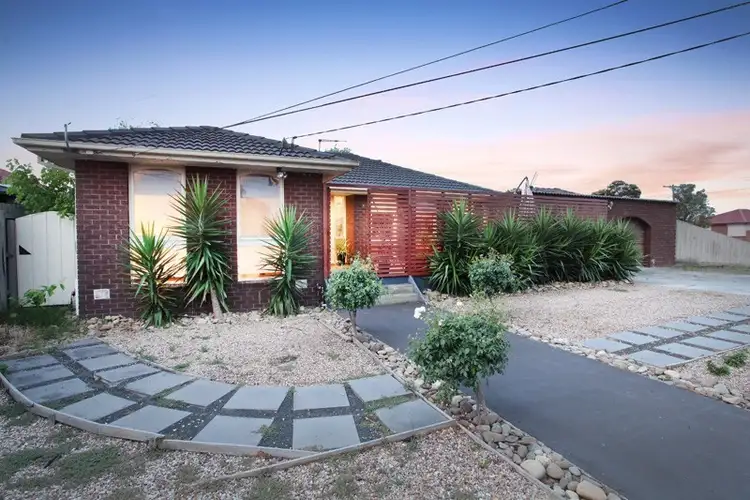 7 Henley Drive, Gladstone Park VIC 3043