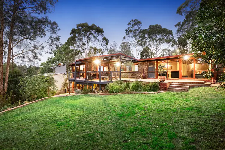 8 Jelbart Court, Eltham VIC 3095