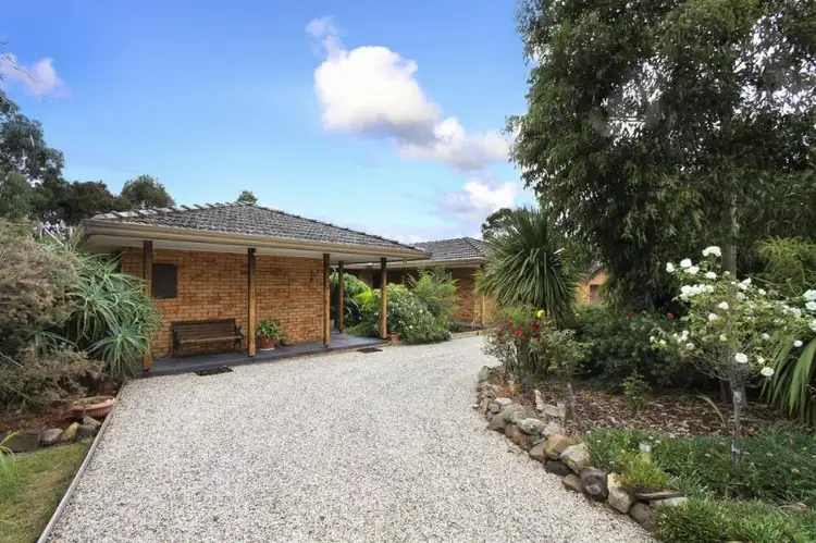 26 Hampton Court, Longford VIC 3851