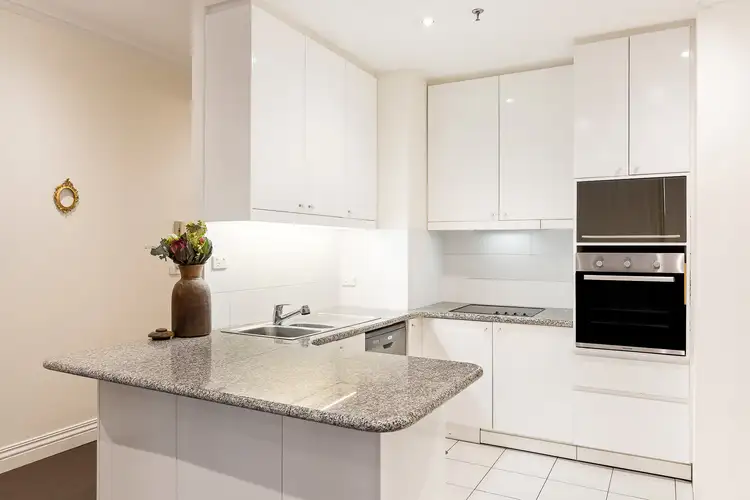 Third view of Homely apartment listing, 6D/27 Russell Street, Melbourne VIC 3000