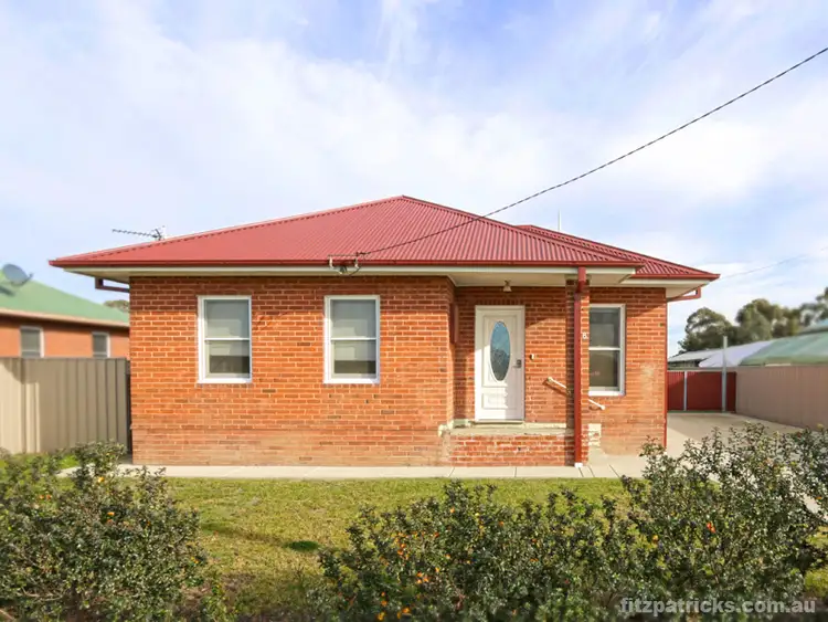 Main view of Homely unit listing, 8 West Parade, Wagga Wagga NSW 2650