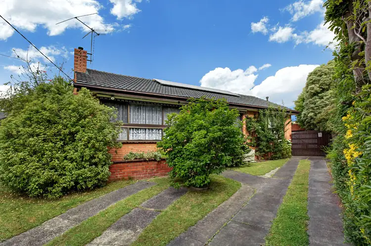 Main view of Homely house listing, 10 Hendra Grove, Ringwood VIC 3134