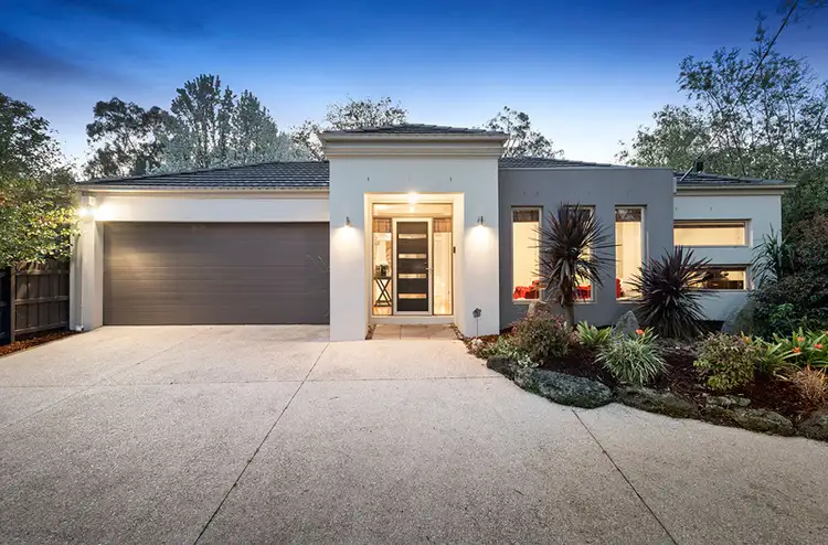 21 Pinewood Avenue, Ringwood East VIC 3135