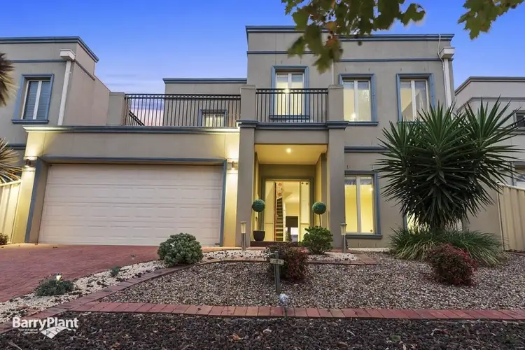 32 Lennon Boulevard, Point Cook VIC 3030