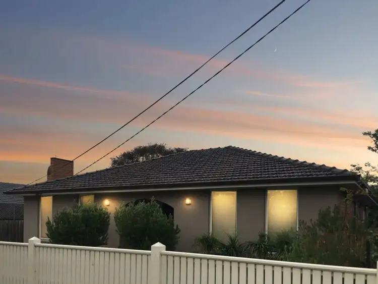 21 Noordenne Avenue, Seaholme VIC 3018