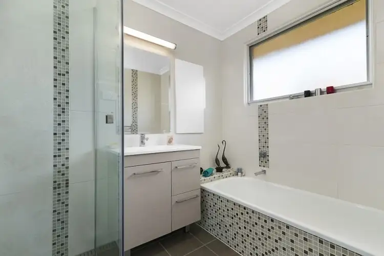 Sixth view of Homely house listing, 10 Coombah Court, Mooroolbark VIC 3138