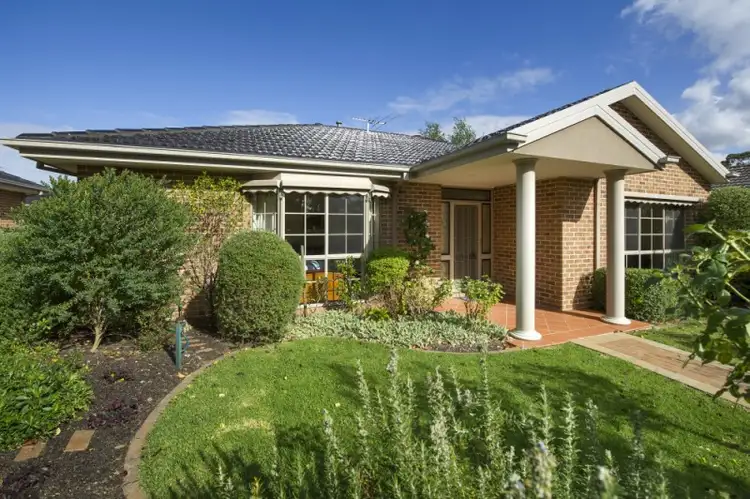 1/2 Flora Grove, Forest Hill VIC 3131