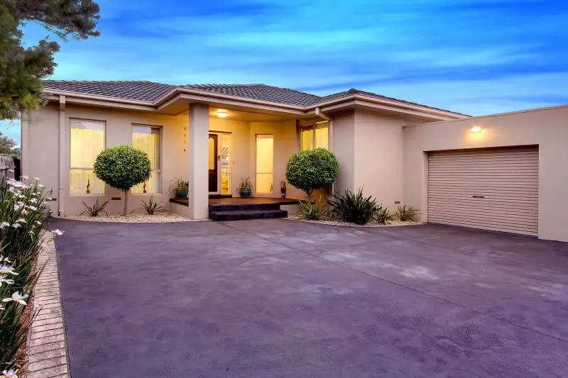 Main view of Homely house listing, 2/6 Moorfield Avenue, Rosebud VIC 3939